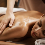 séance de massage détente à l'institut de beauté Cocooning-by-Julia au Crès